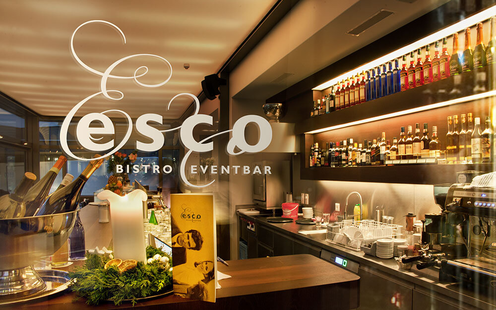 esco - Lounge - Cafe - Bar, Logo, Beschriftung aussen